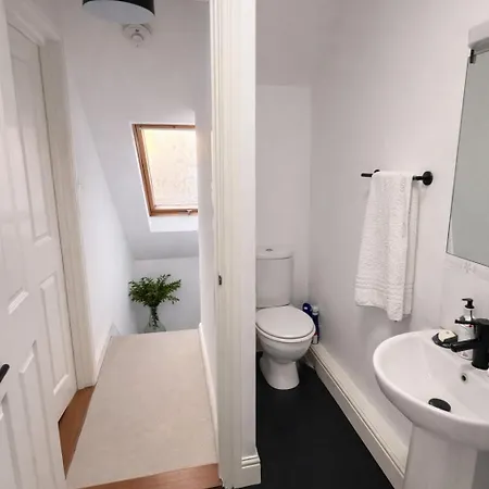 Town Centre 2 Bedroom Town House St Helier *